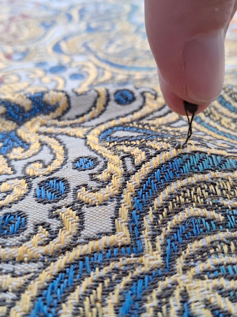 ​Vtg Jacquard Tapestry Table Cover Square Medallion Boho Burgundy Blue Fringe